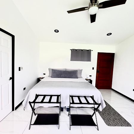 Black & White Apartments Monteverde Buitenkant foto